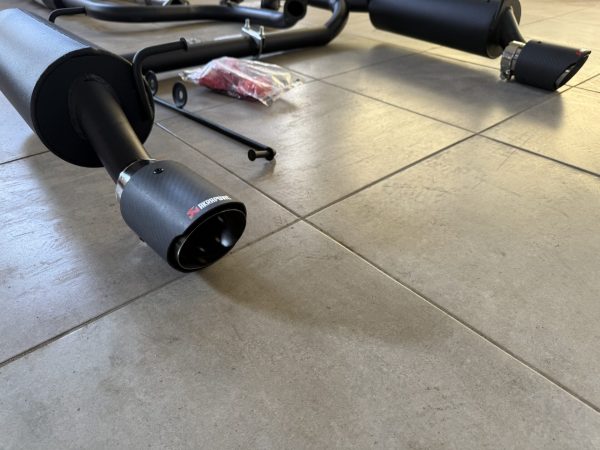 Выхлоп AMG Hyundai Accent 16V, серия Mute, насадки Akrapovic