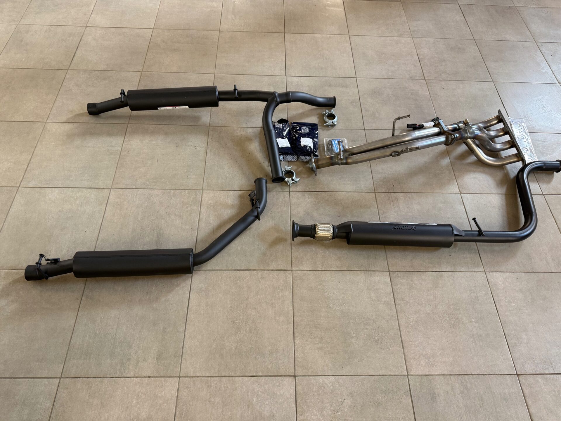 Выхлоп Веста 16V 4-2-1, раздвоенный, серия Mute, без насадок