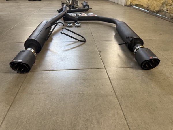 Выхлоп AMG Гранта 8V, раздвоенный, насадки Akrapovic Выхлоп AMG Гранта 8V, раздвоенный, насадки Akrapovic