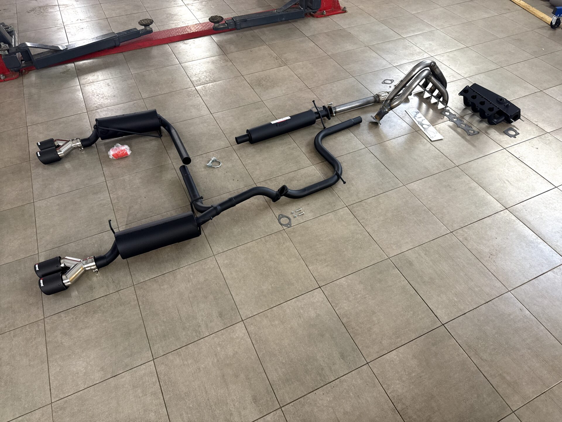 Выхлоп + впуск Hyundai Accent 1.5-1.6L, 16V, серия Mute, для наведения суеты (Akrapovic)