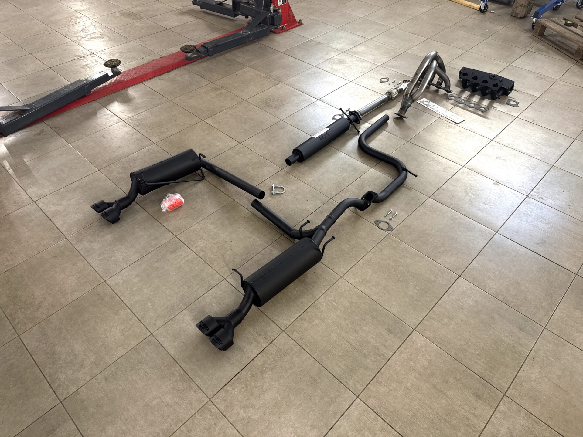 Выхлоп + впуск Hyundai Accent 1.5-1.6L, 16V, серия Mute, для наведения суеты Выхлоп + впуск Hyundai Accent 1.5-1.6L, 16V, серия Mute, для наведения суеты